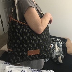 Dooney & Bourke hobo purse
