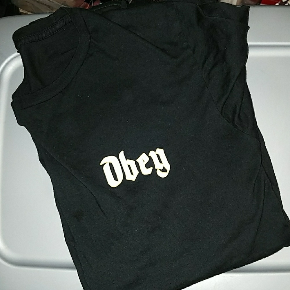 OBEY TEE
