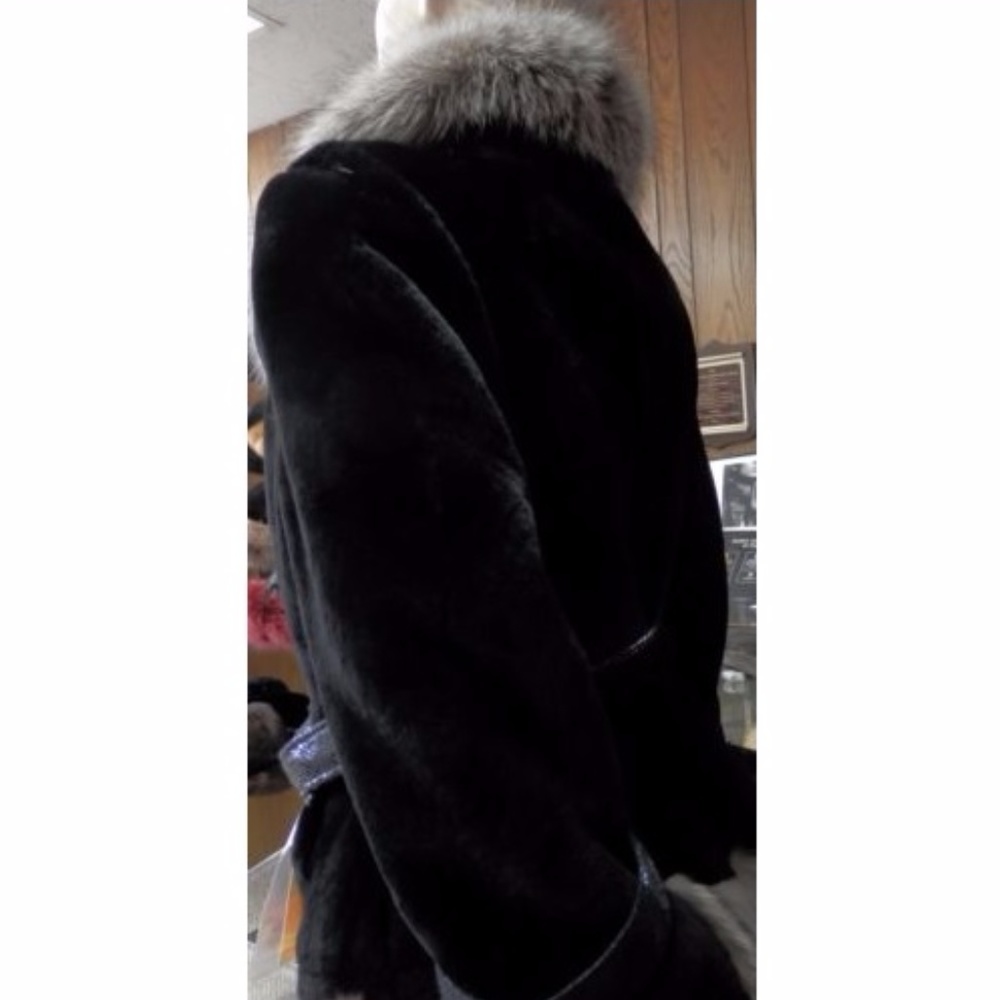 *SOLD* Mouton Lamb Fur Jacket w/ Silver Fox Trim - Picture 4 of 5