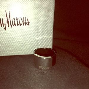 Gucci ring