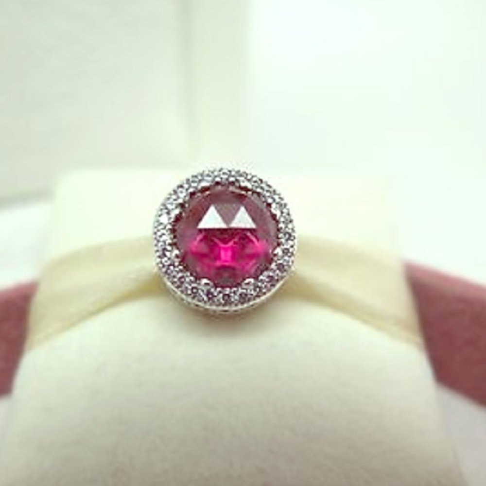Radiant Hearts Charm, Cerise Crystal 791725NCC