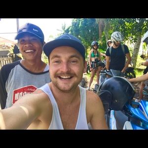 Meet your Posher, Beau