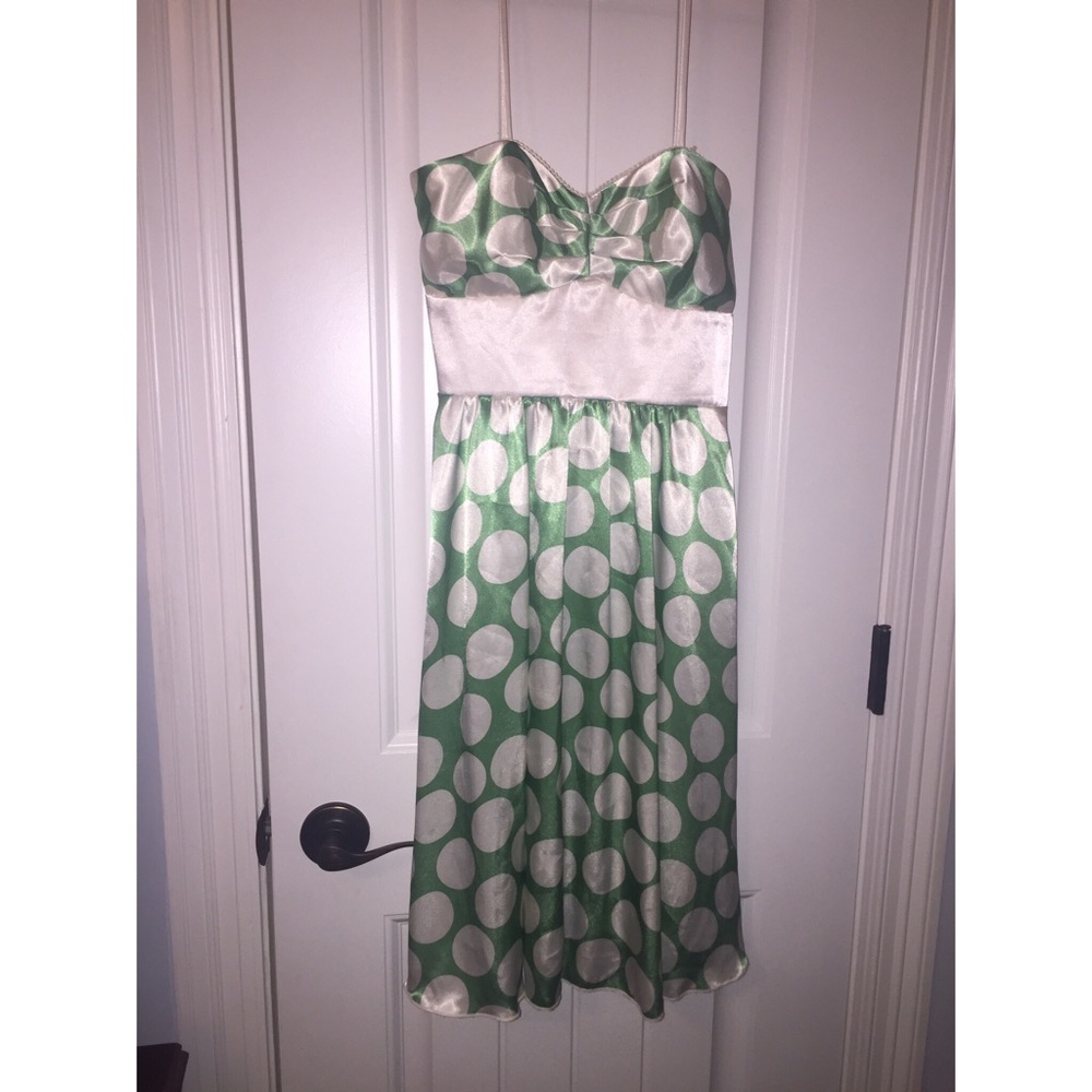 Vintage polka dotted dress!