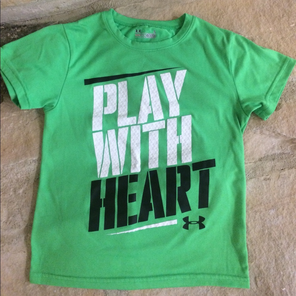 Under Armour  Boys Size 6