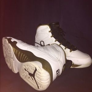 Air Jordan 9's 🎒👀