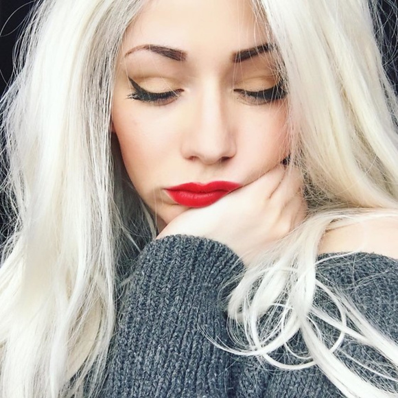 Blonde Beauty Lacefront Wig 22-26 inches!!