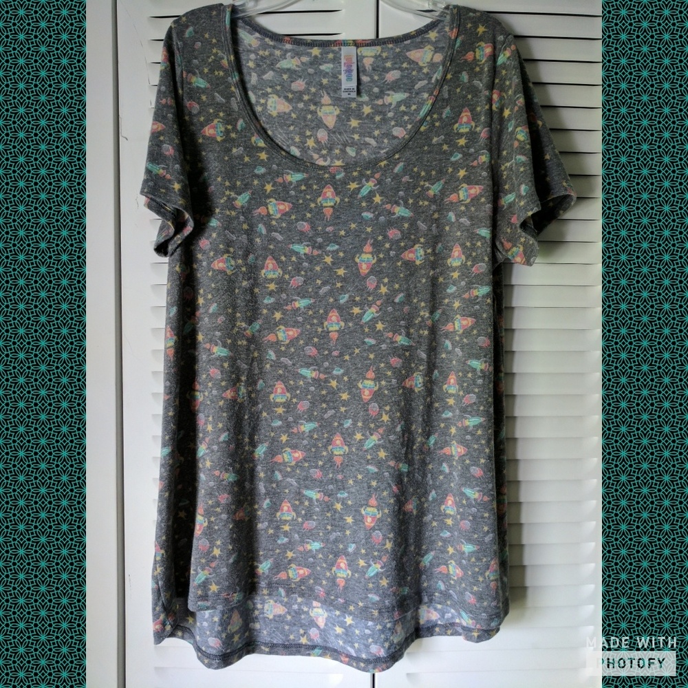 EUC, Space, LuLaRoe Sz Medium Classic Tee