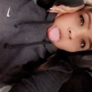 Meet your Posher, Mercedes