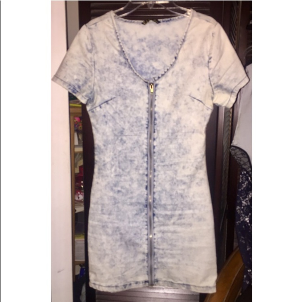 Light "denim look a like" zipper dress