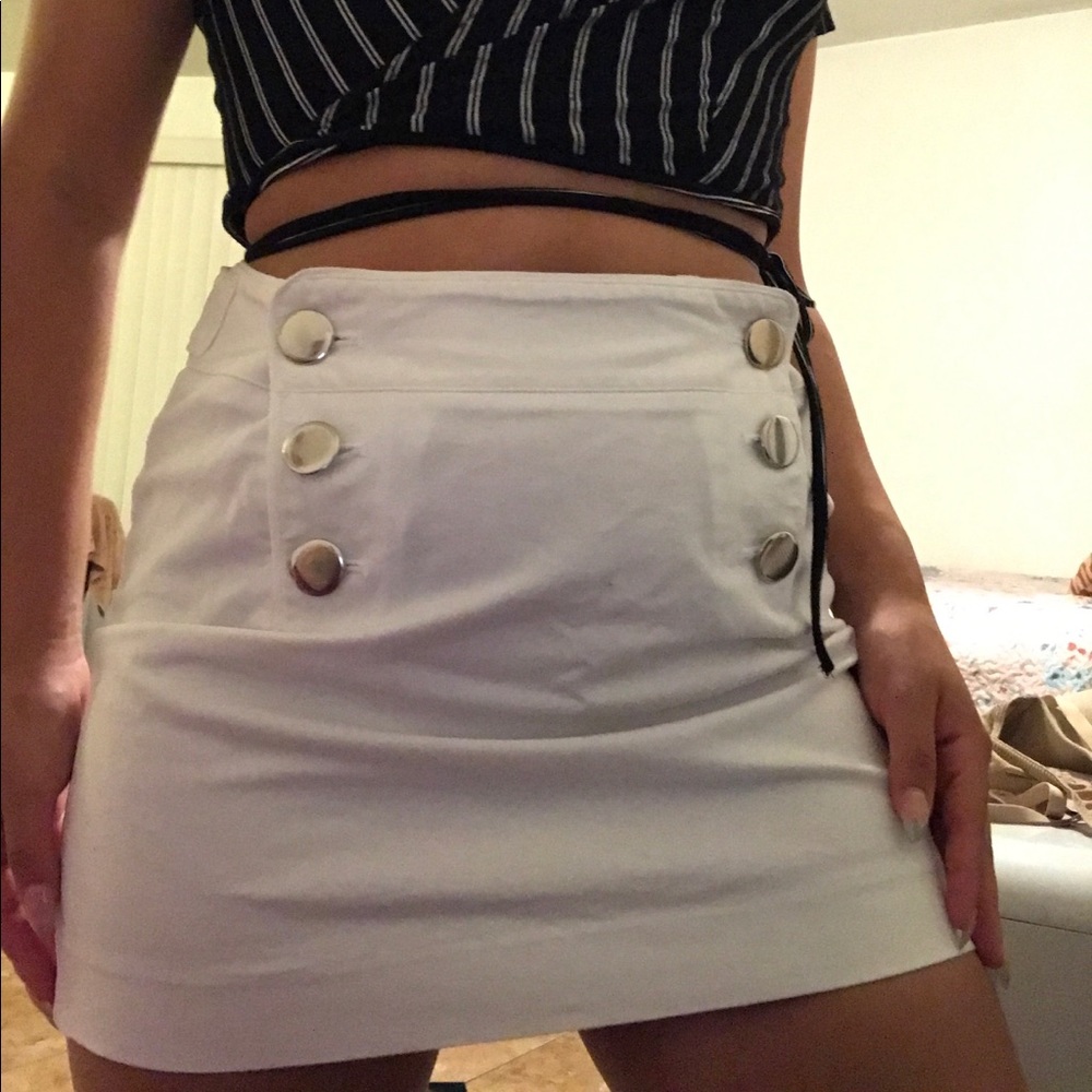 White buttoned high waisted skirt