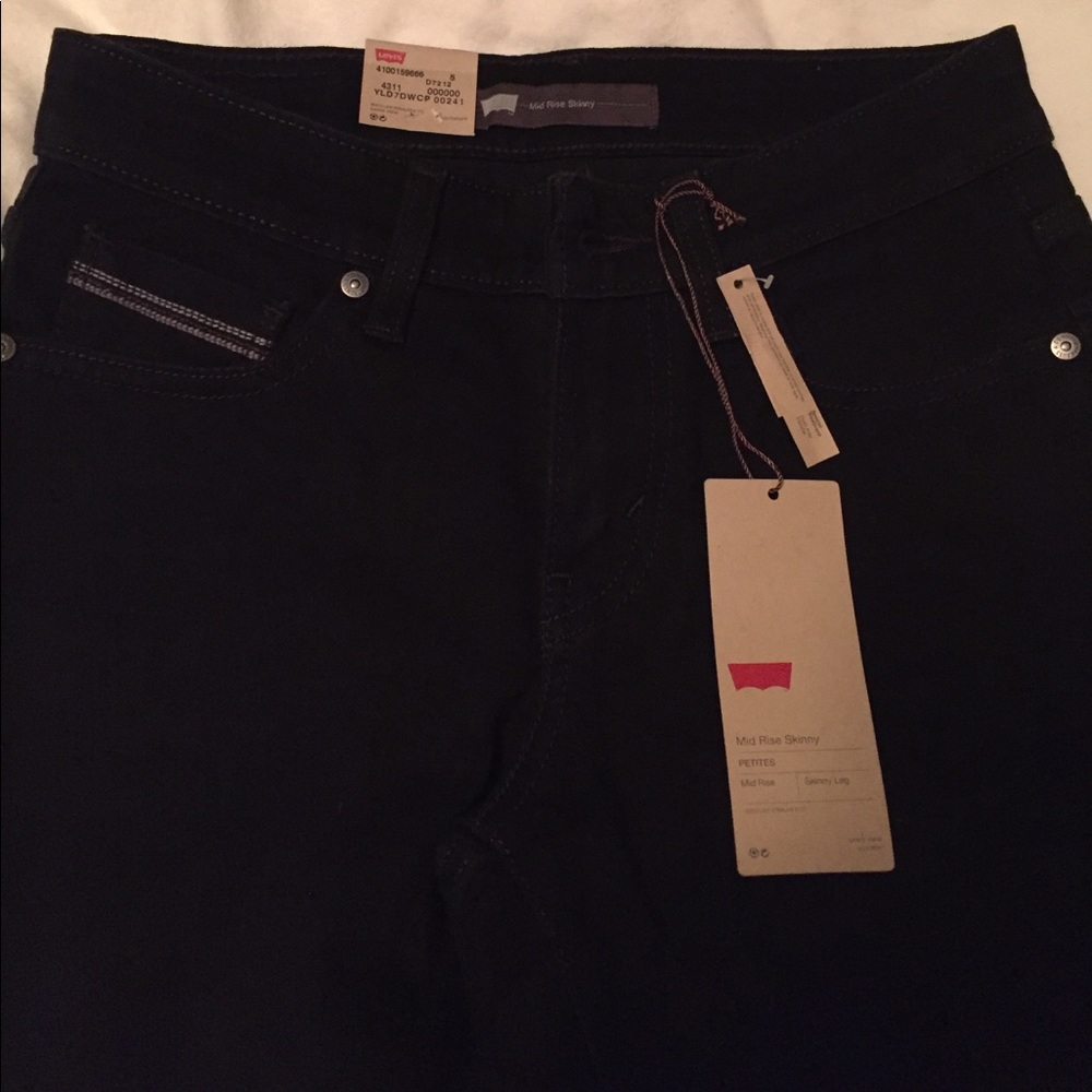 Levi's petite mid rise skinny jean