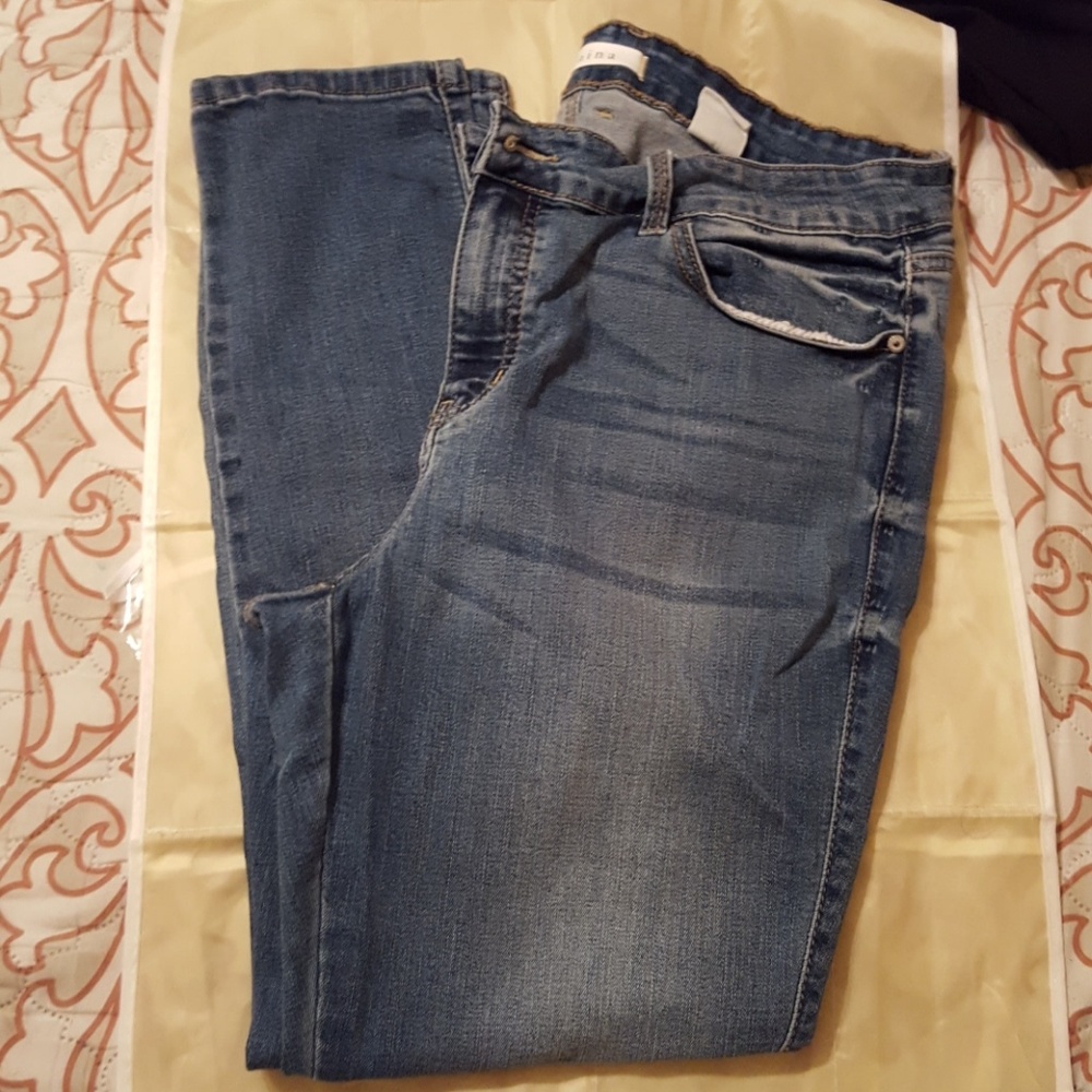 HIGH WAISTED SKINNY JEANS"