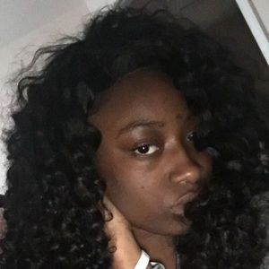 Meet your Posher, Shania