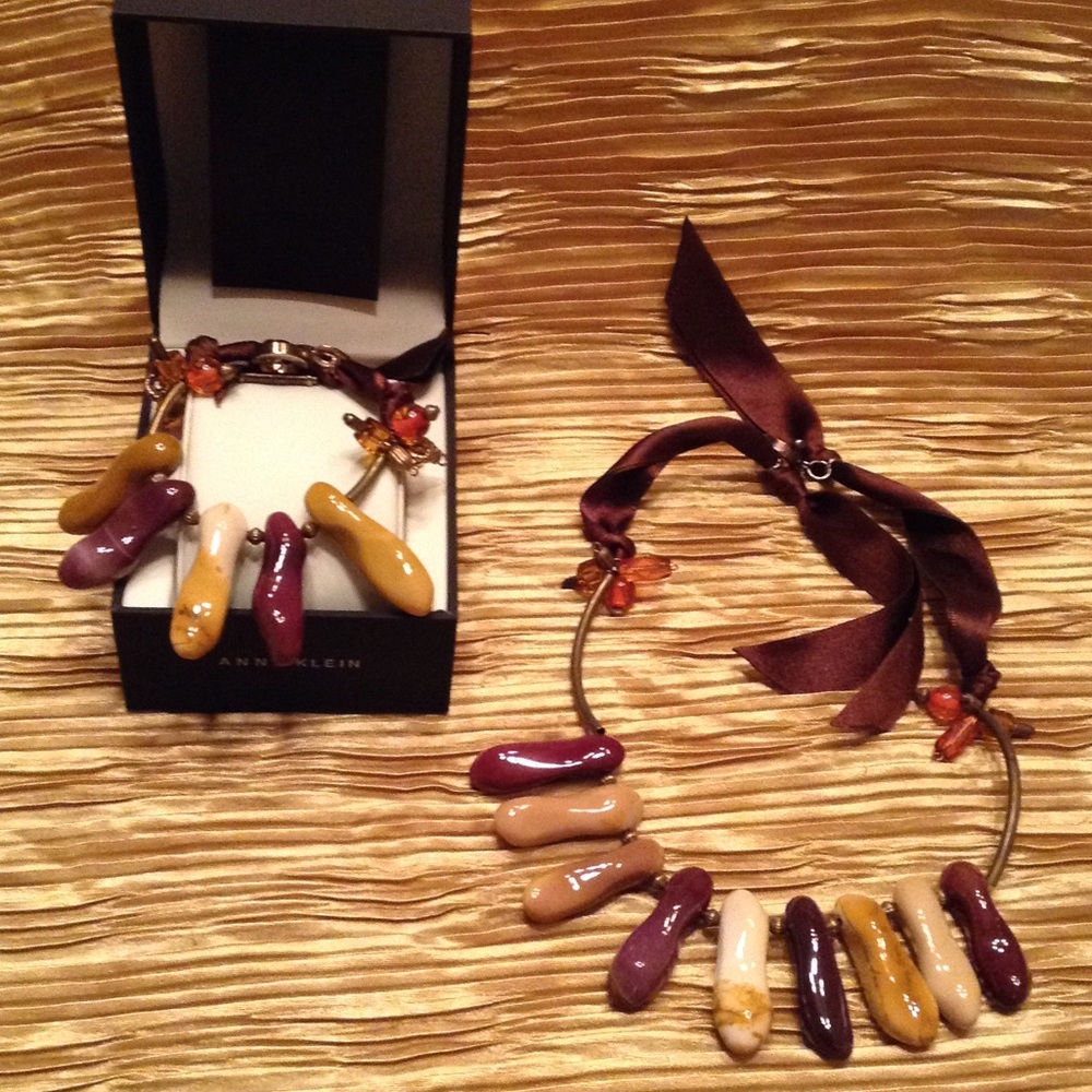 Set of Necklace and Bracelet
