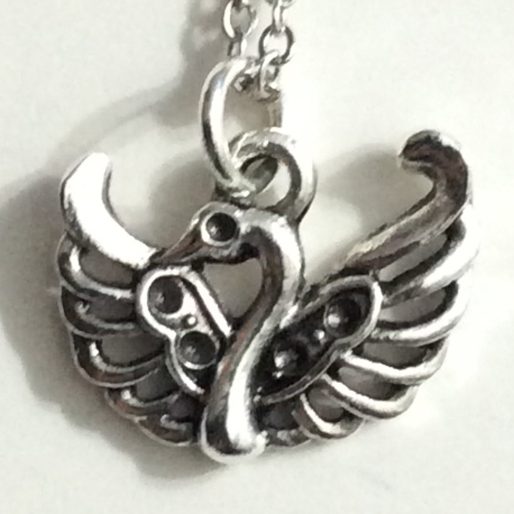 Swan necklace (and more)
