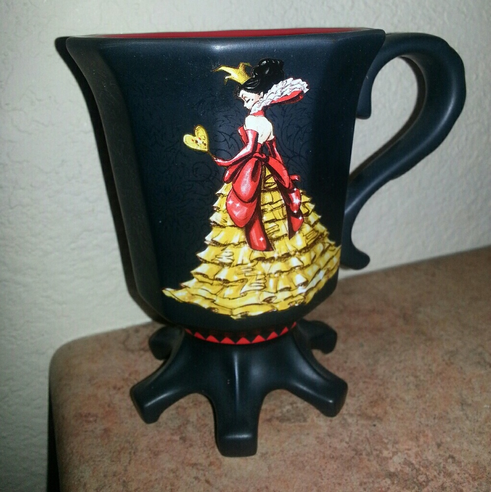 Disney Alice in Wonderland Queen of Hearts mug
