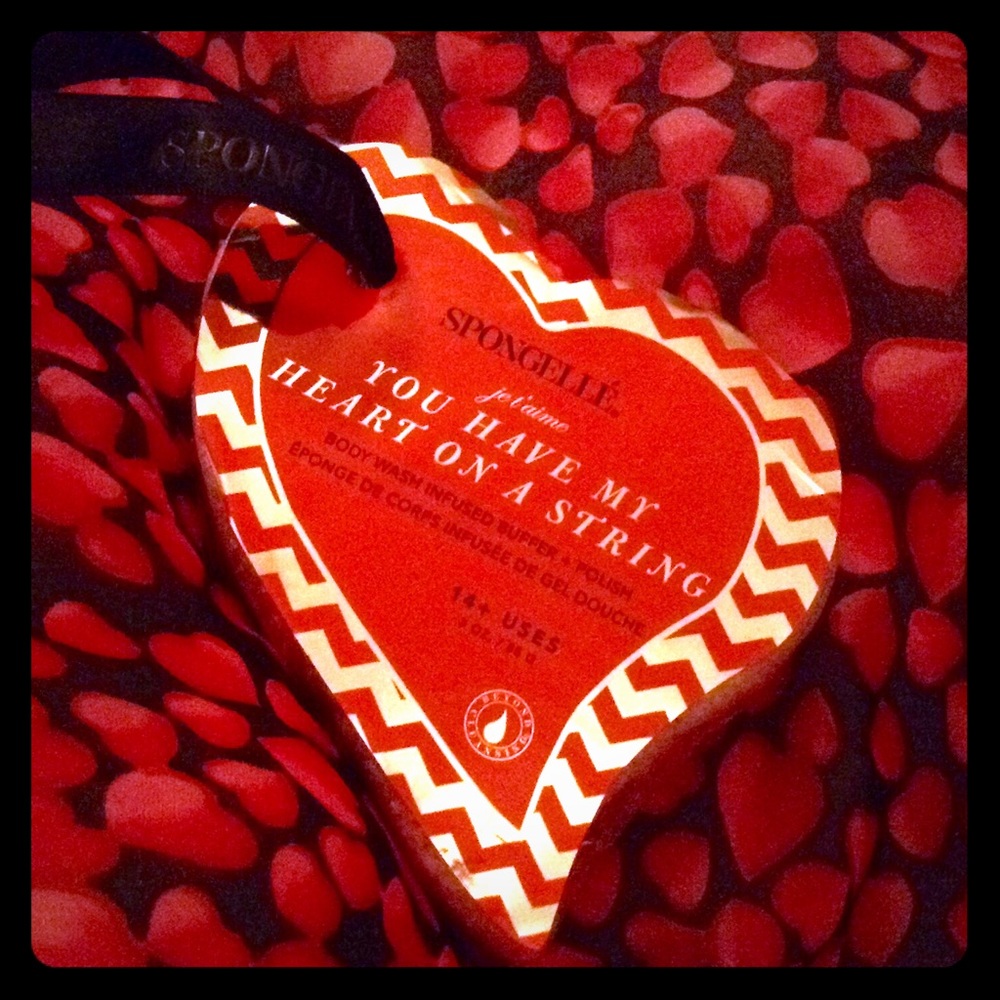 👧🏻 Spongellé ❤️ Shaped Body Wash Buffer/Polish