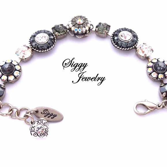 Swarovski Crystal Victorian Style Flower Bracelet - Picture 4 of 8