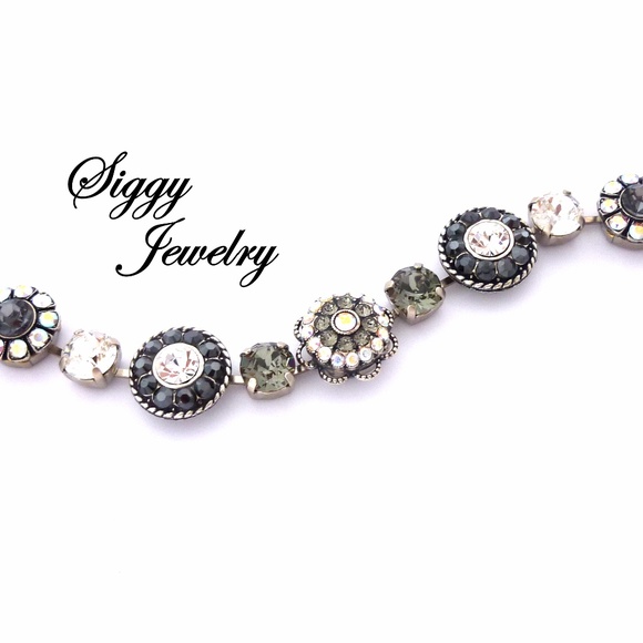 Swarovski Crystal Victorian Style Flower Bracelet - Picture 3 of 8