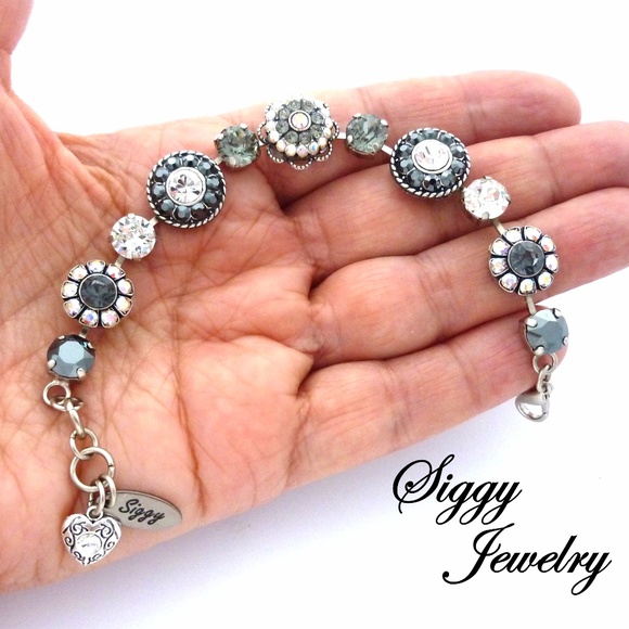 Swarovski Crystal Victorian Style Flower Bracelet - Picture 6 of 8