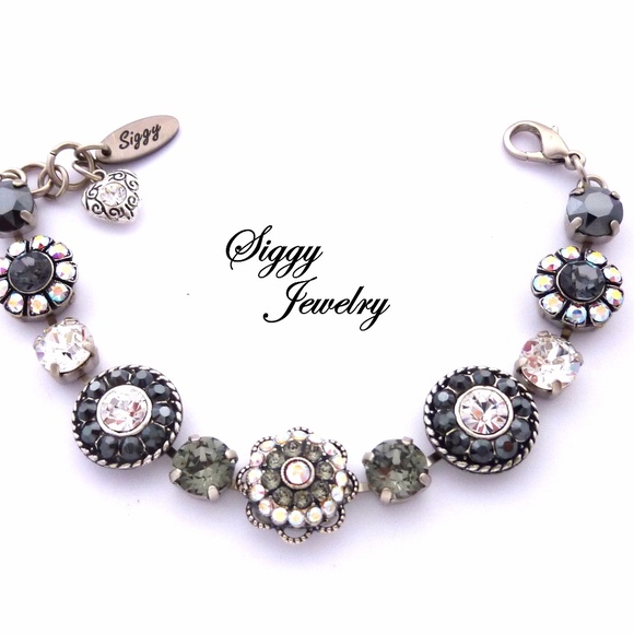 Swarovski Crystal Victorian Style Flower Bracelet - Picture 8 of 8