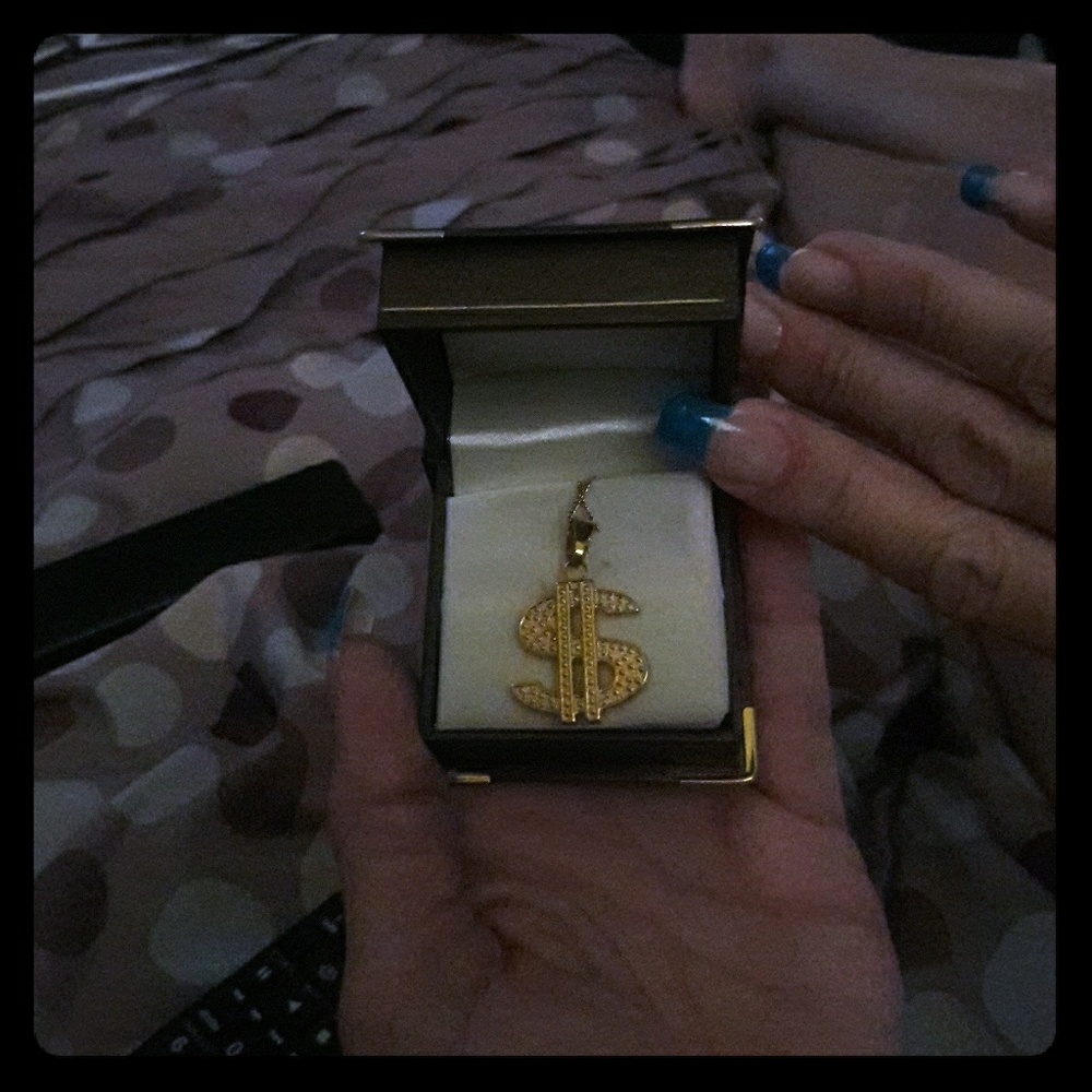 Gold pendant dollar sign with chain