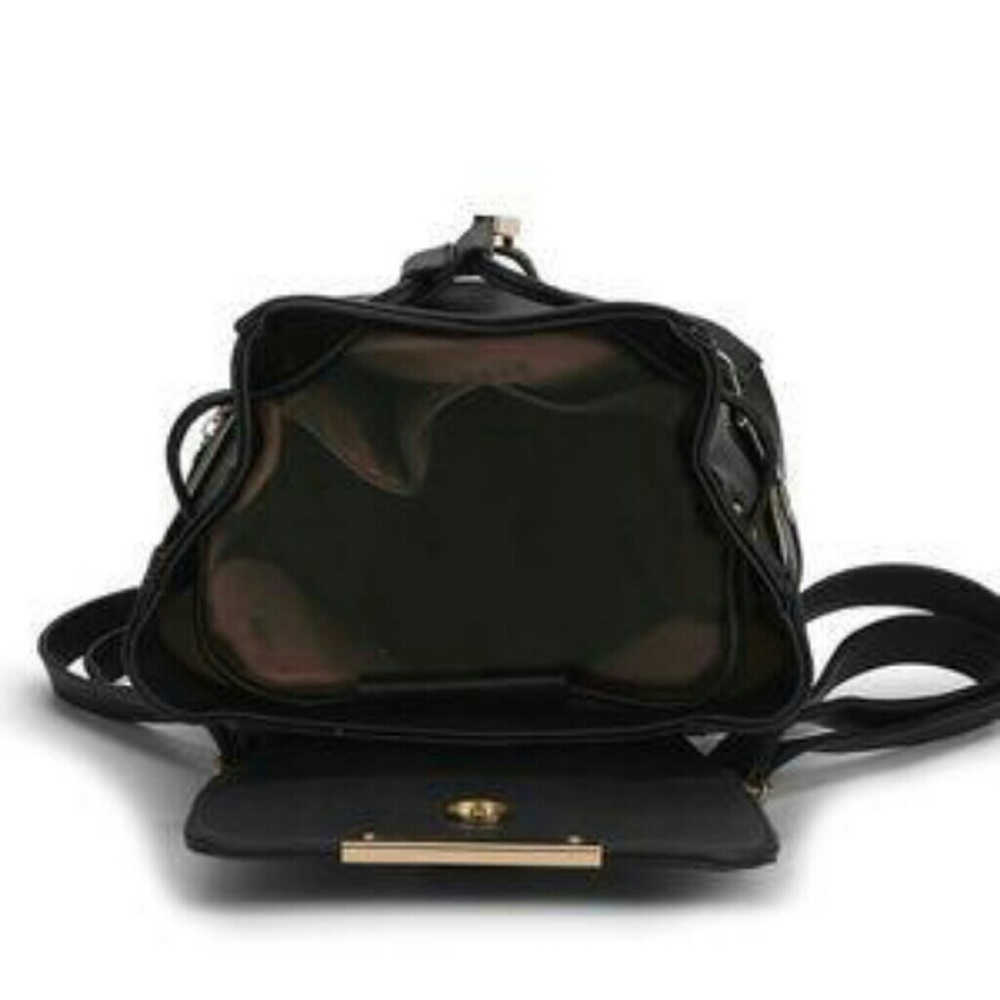 Chic Backpack - Picture 2 of 3