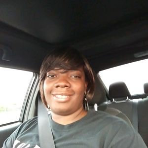 Meet your Posher, Cynthia