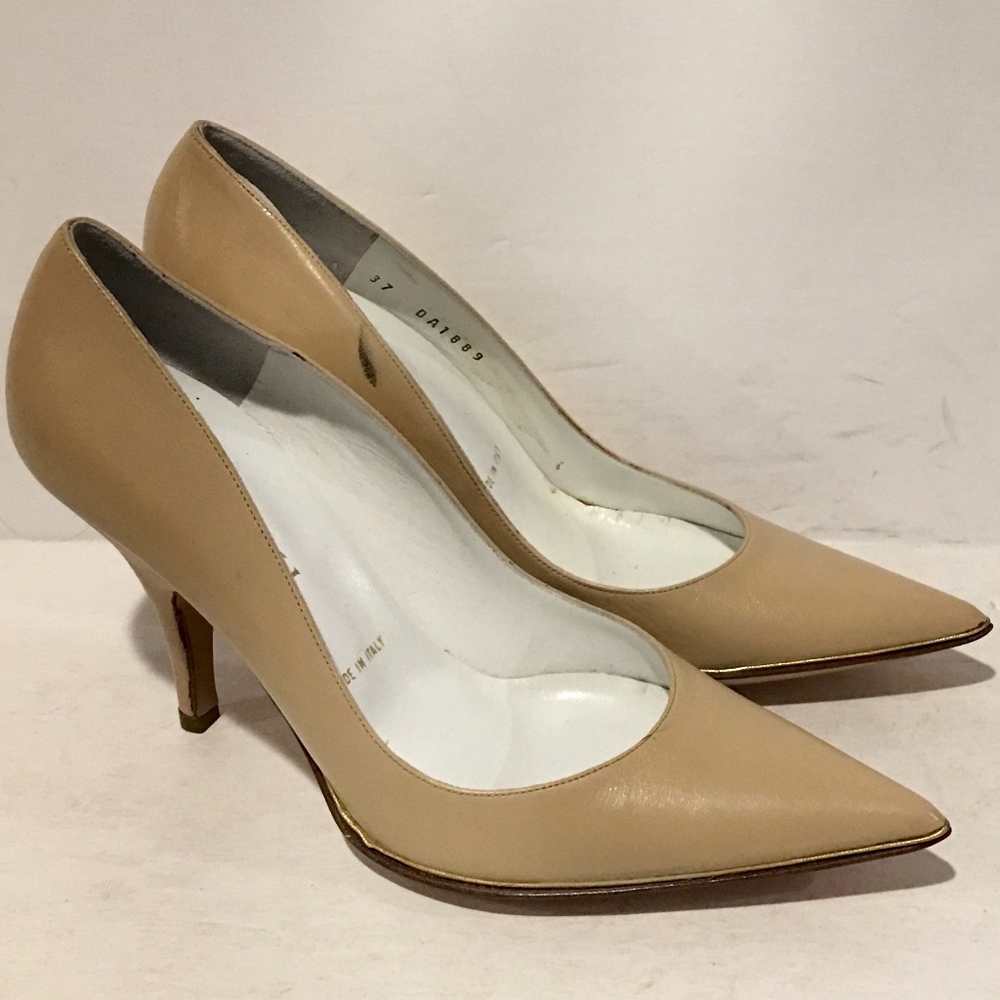 BRUNO MAGLI WOMENS SIZE 6 CLASSIC LEA. PUMPS NEW