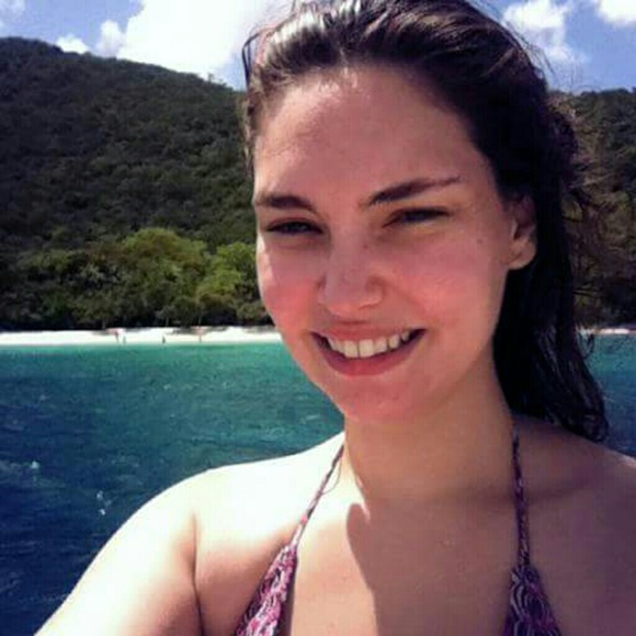 Meet your Posher, Rebecca - Picture 2 of 4