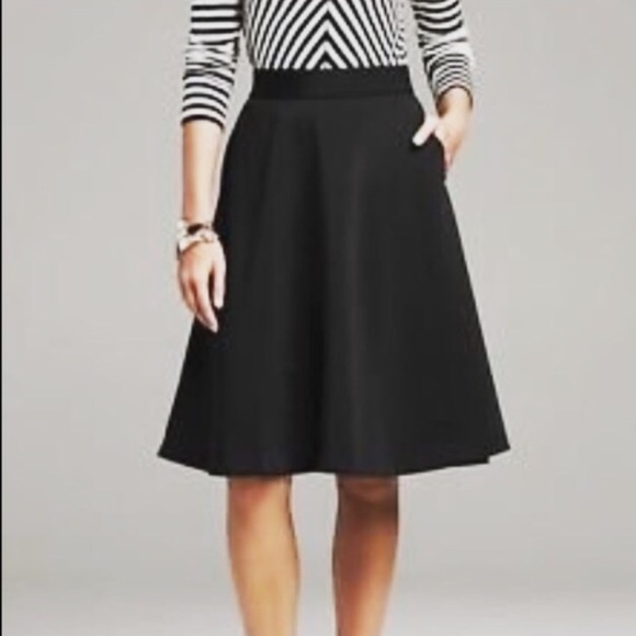 Banana Republic Dresses & Skirts - Banana Republic Midi Skirt