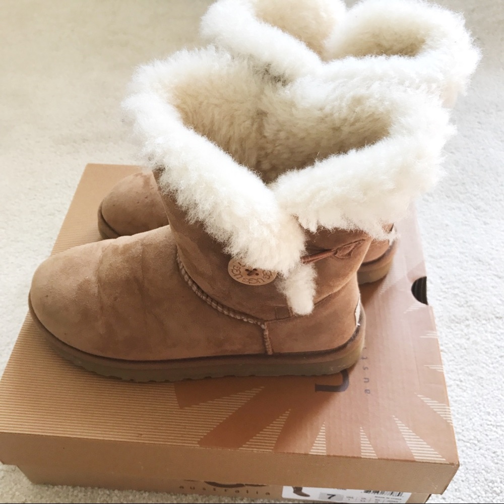 UGG BAILEY BUTTON BOOT