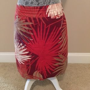 Gap skirt with two pockets in the front