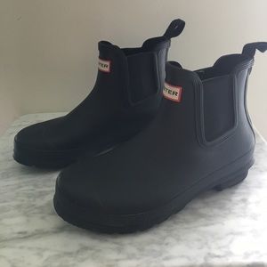 Hunter: Original Chelsea rain boots, size 9