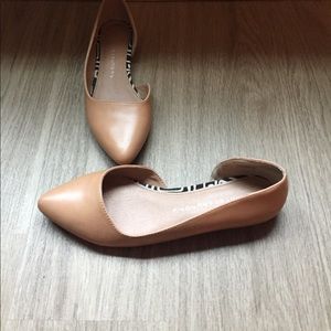 Nude flats