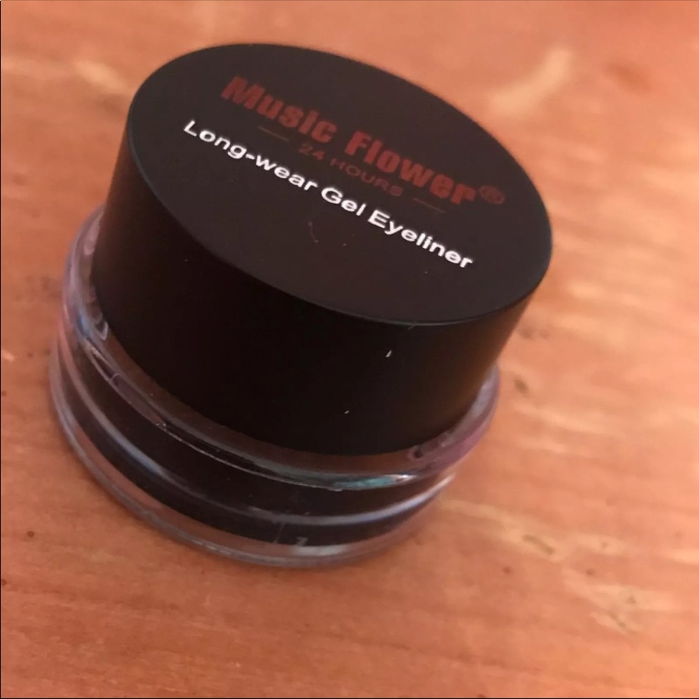 ‼️sold‼️24 hour black gel eyeliner