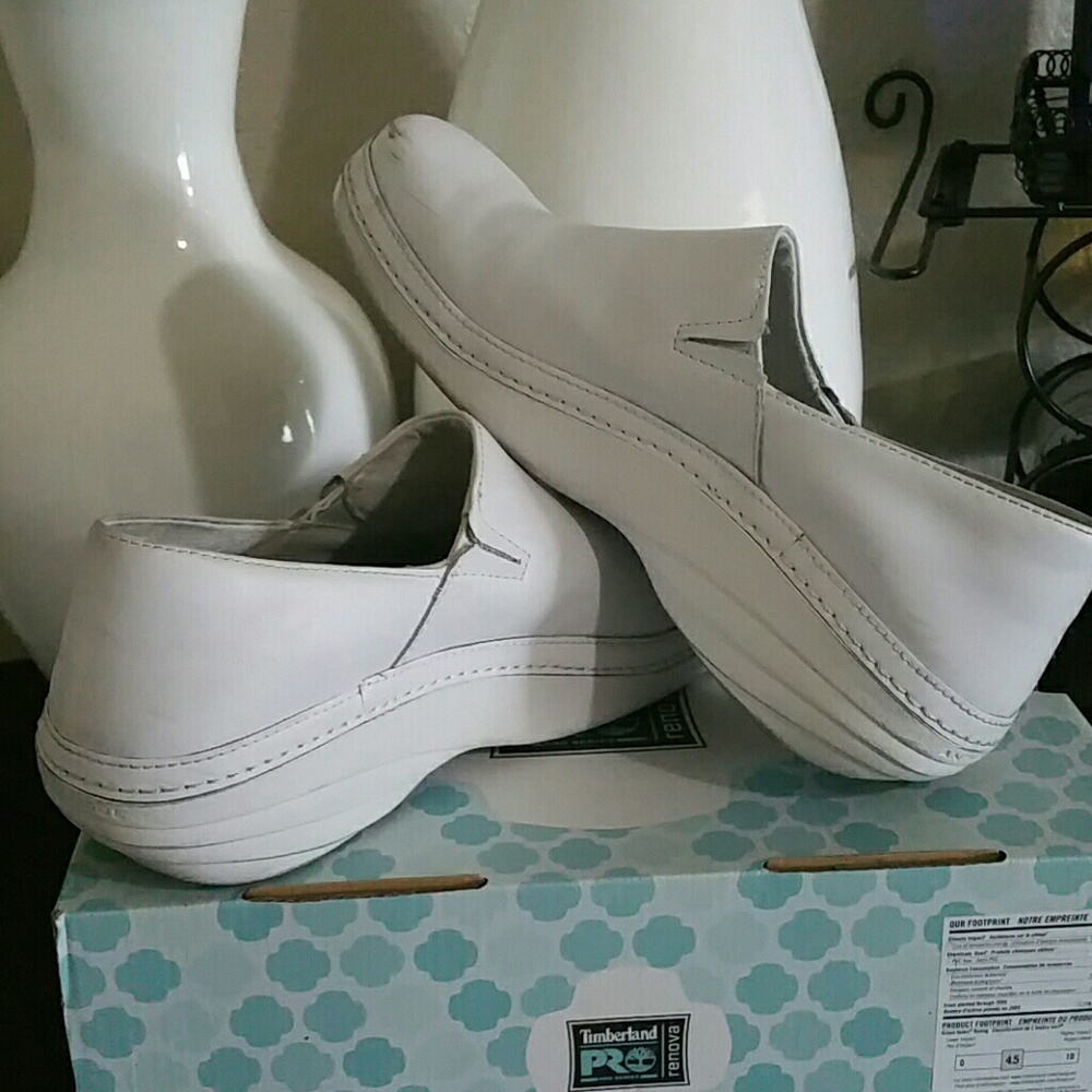 Nursing shoes