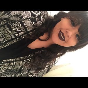 Meet your Posher, Cynthya