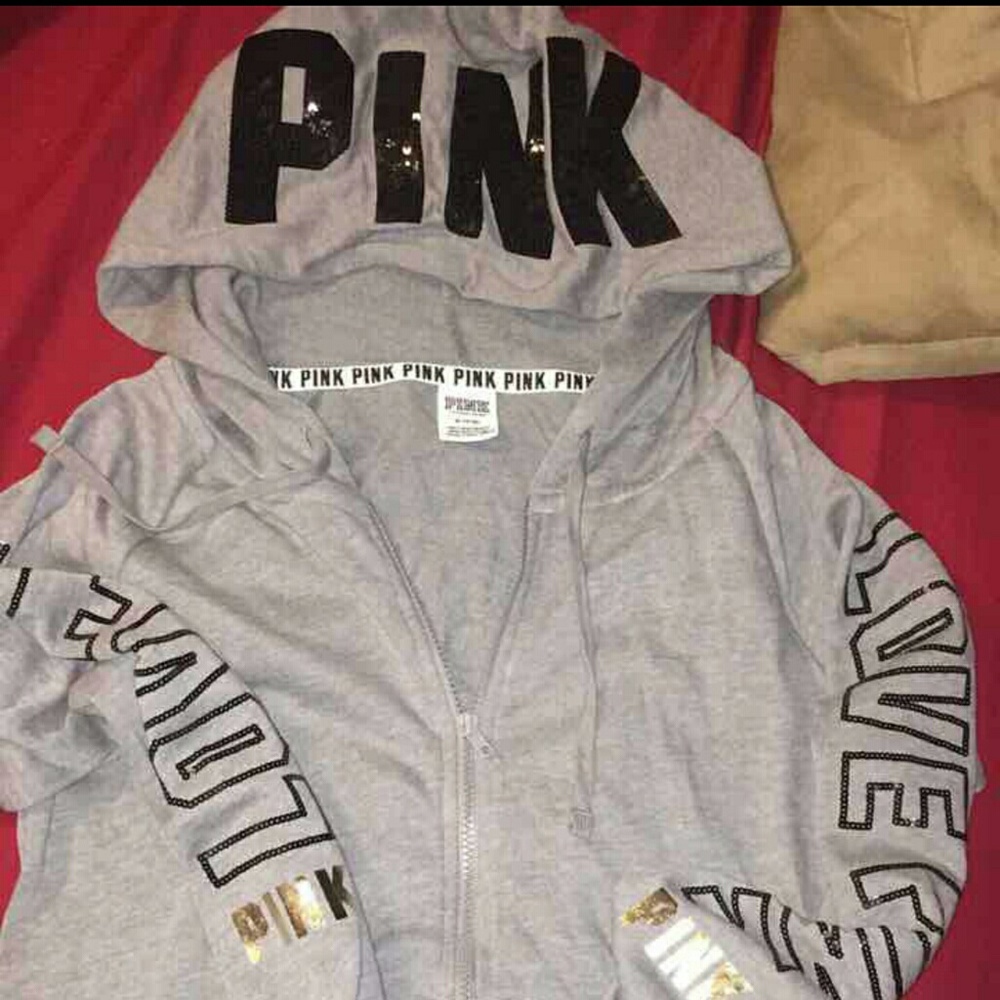 ISO ISO LOOKING FOR THIS HOODIE