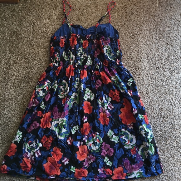 Flower dress - Picture 3 of 4