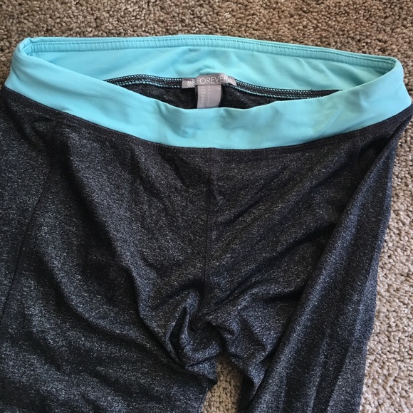 Yoga pants - Picture 3 of 4