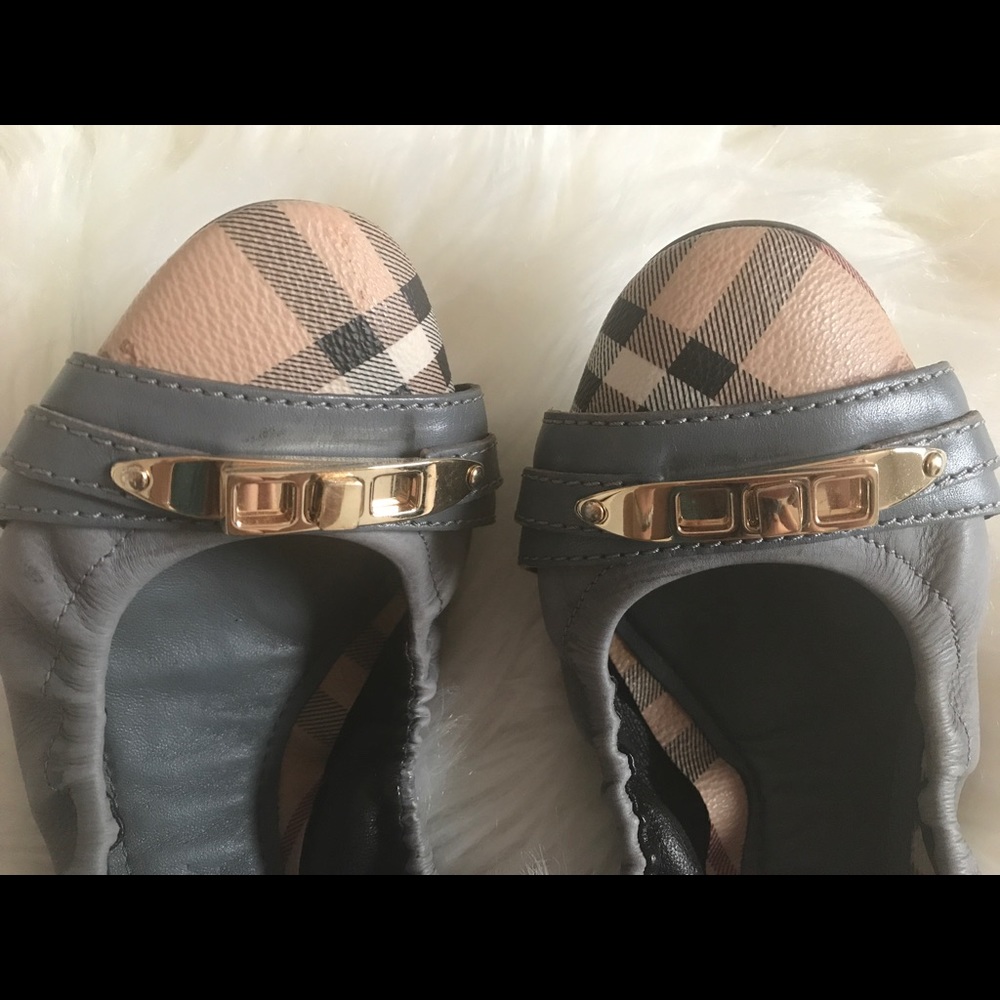 ⭐️Authentic Burberry leather ballerinas⭐️ - Picture 2 of 5