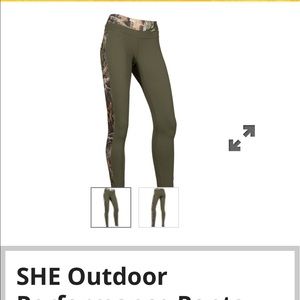 She outdoor hunting camo leggings!