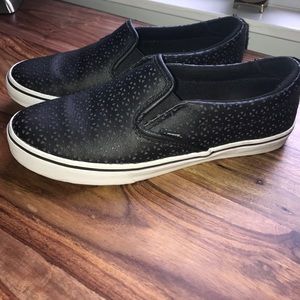 black and white slip on vans