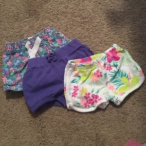 Baby girl size 3 months shorts