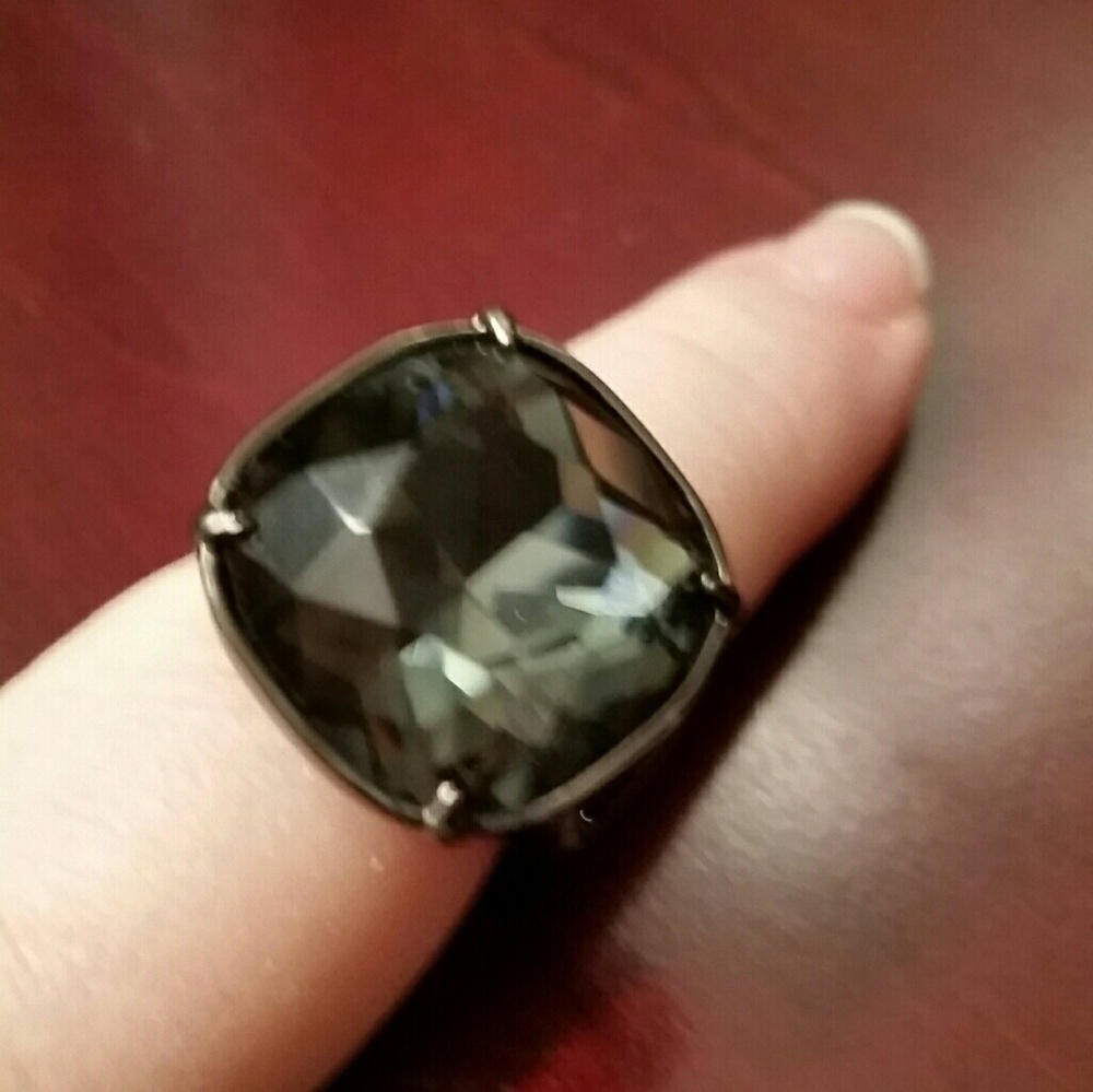 Premier Designs Statement Ring — Large Gray/Black Stone