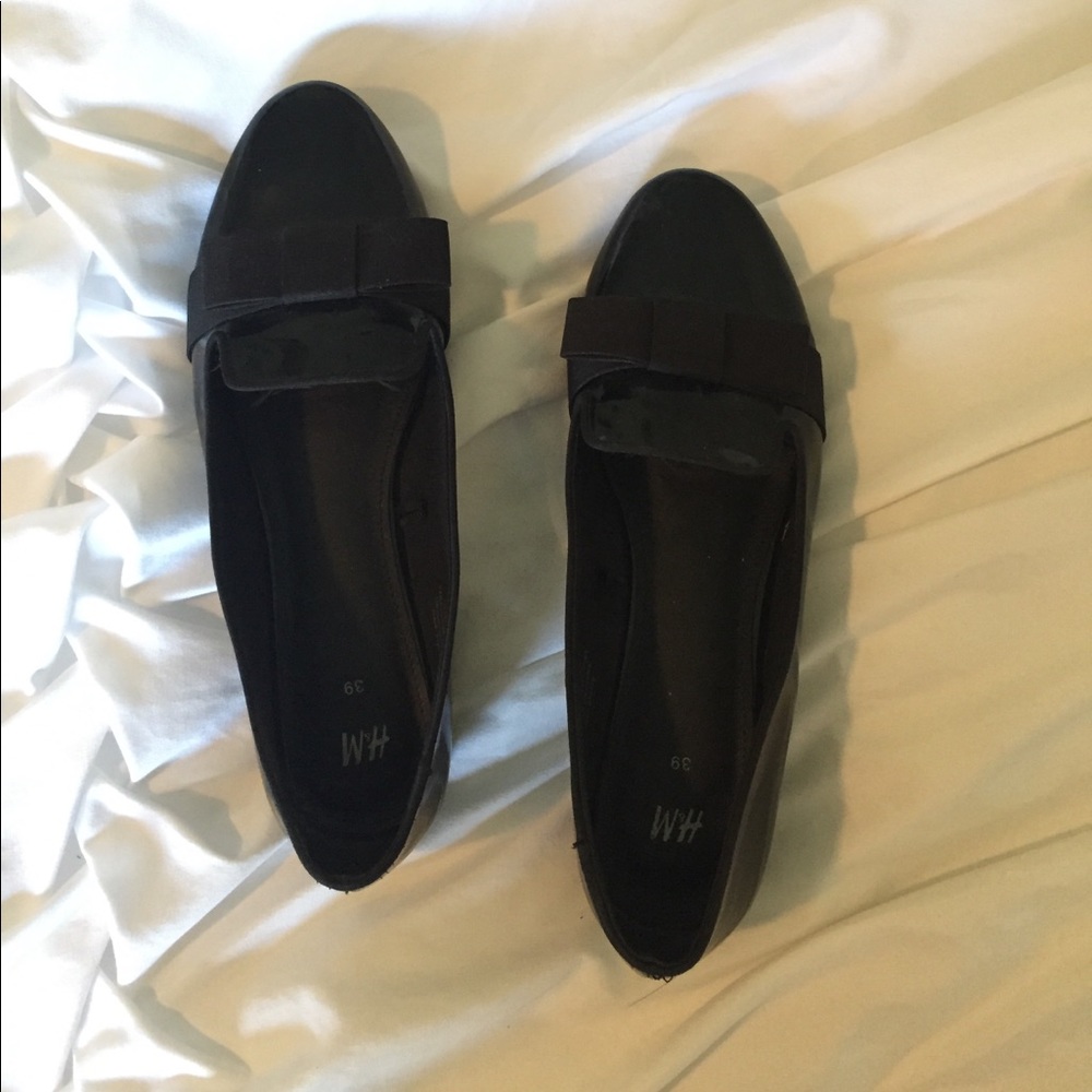 H&M Black Flats W/ Bow