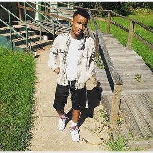 Meet your Posher, Cliff