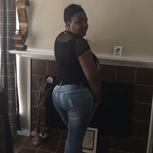 Meet your Posher, Crystal