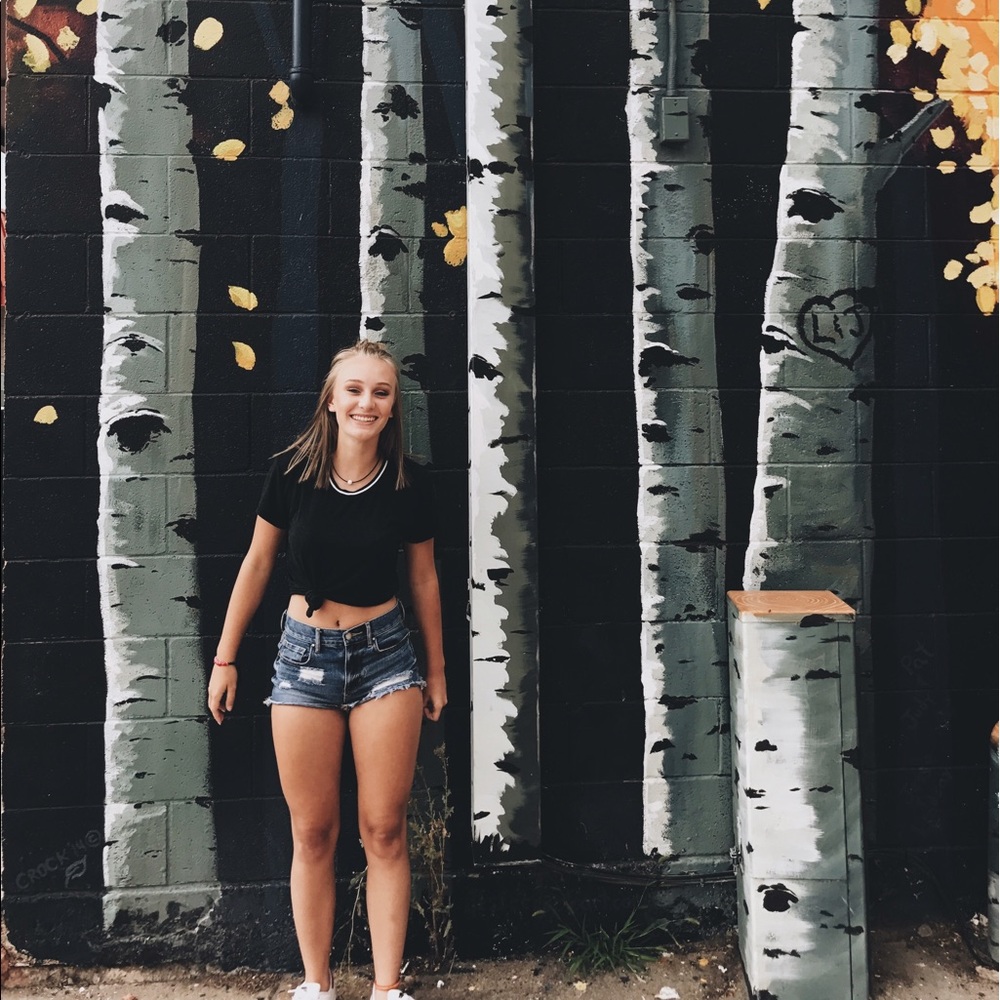 Meet your Posher, Hailey